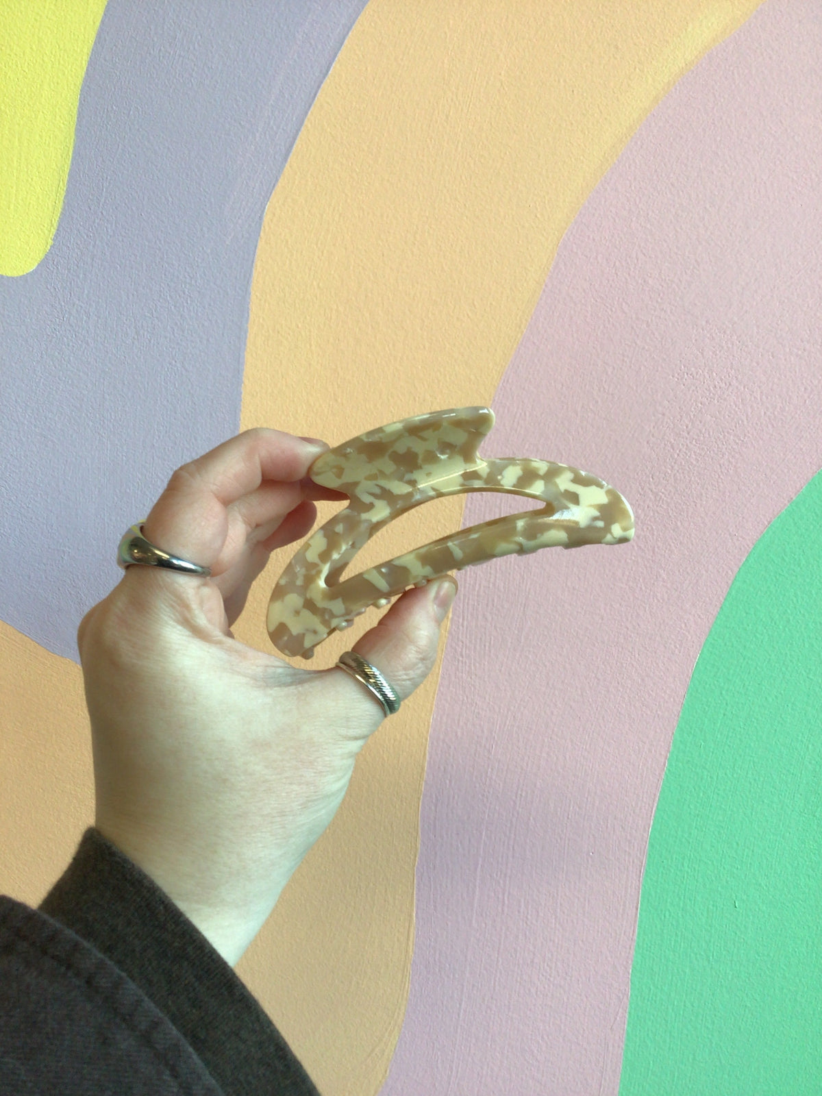Tantalizing Terrazzo Hair Claws