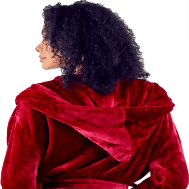 Womenโs Plush Hooded Robe - Spa-Worthy Comfort at Home