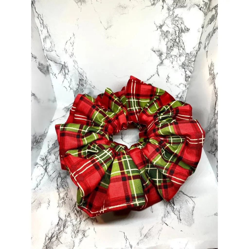 Red and Green Plaid Christmas Scrunch