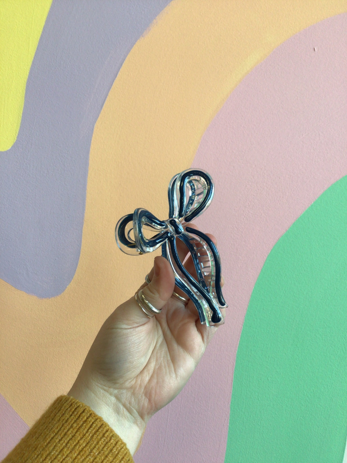 Bow hair claw