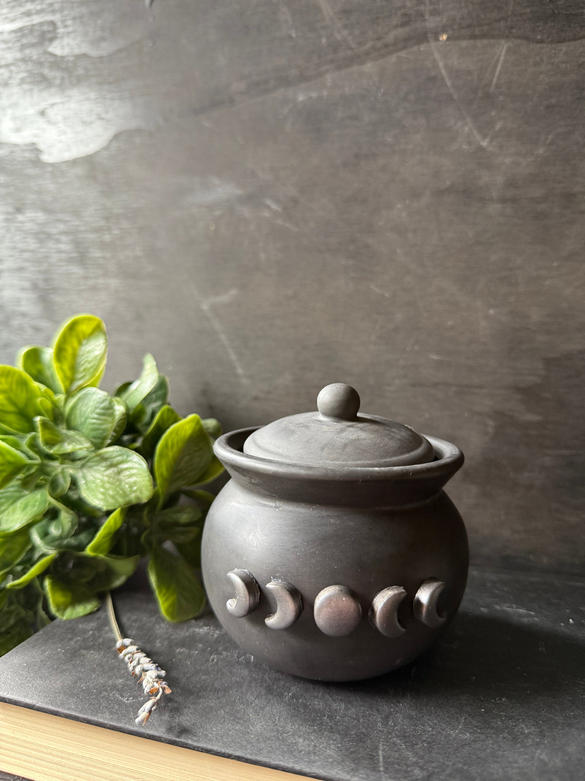 Mini cauldron jar