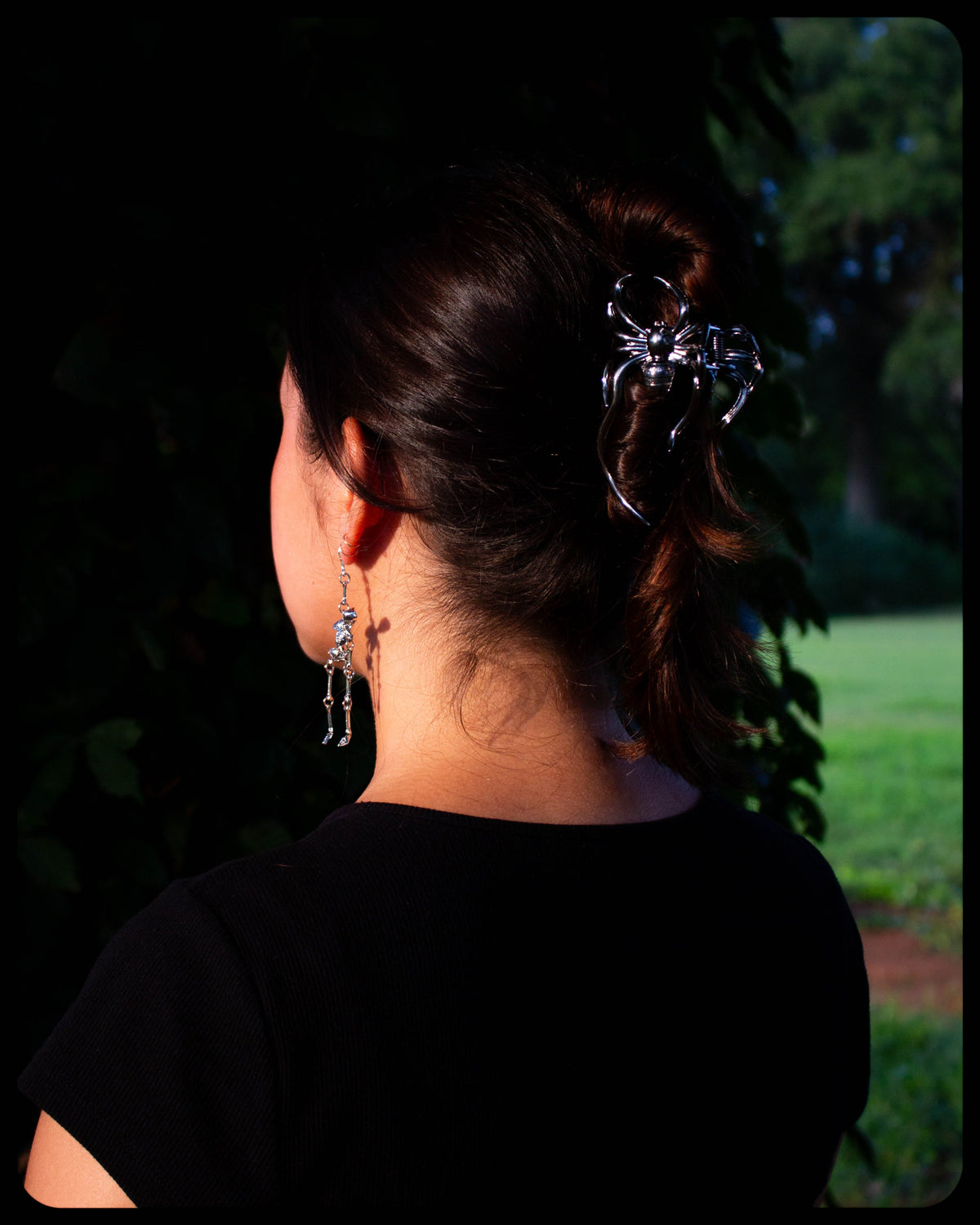 Dramatic Spider Hair Claw