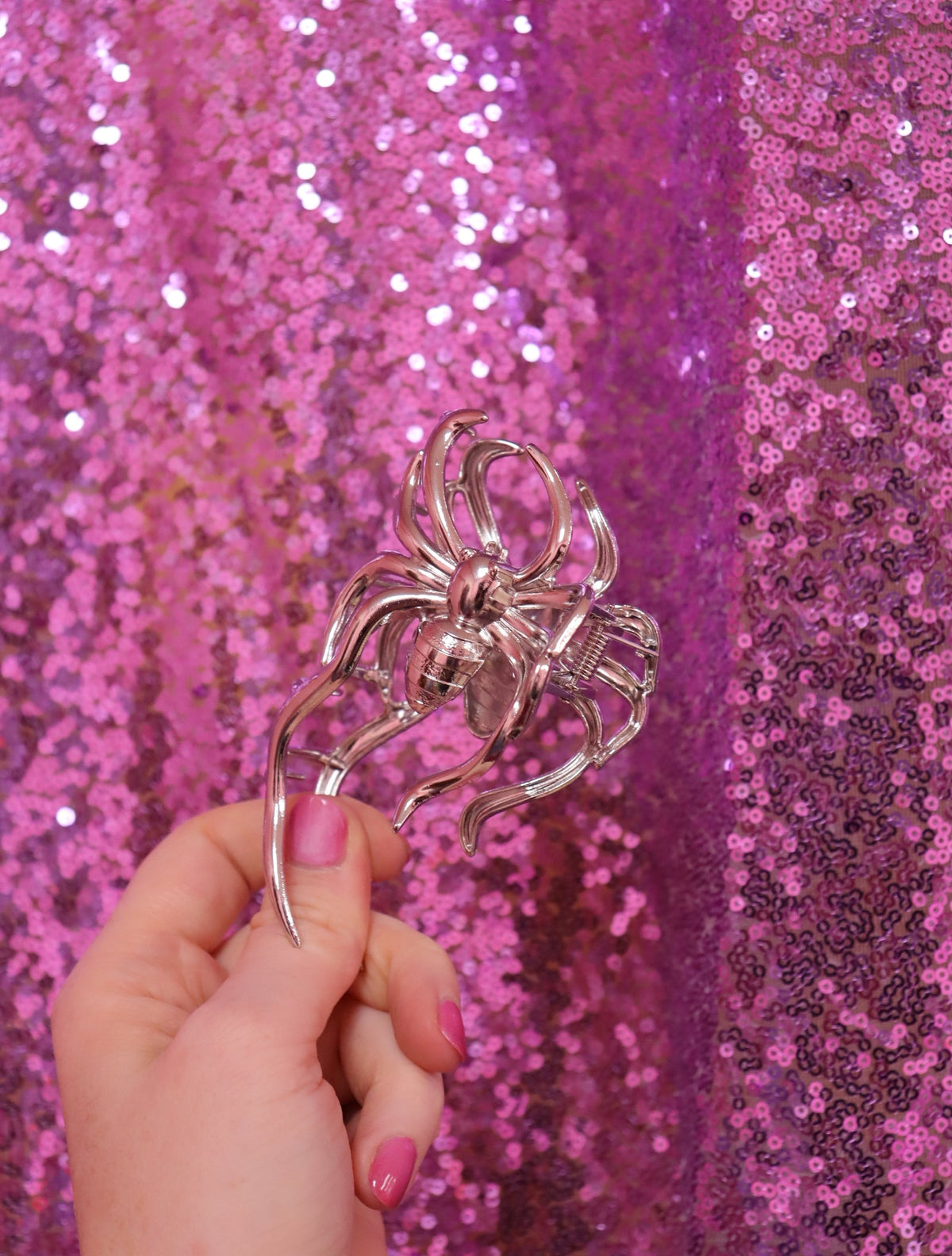 Dramatic Spider Hair Claw