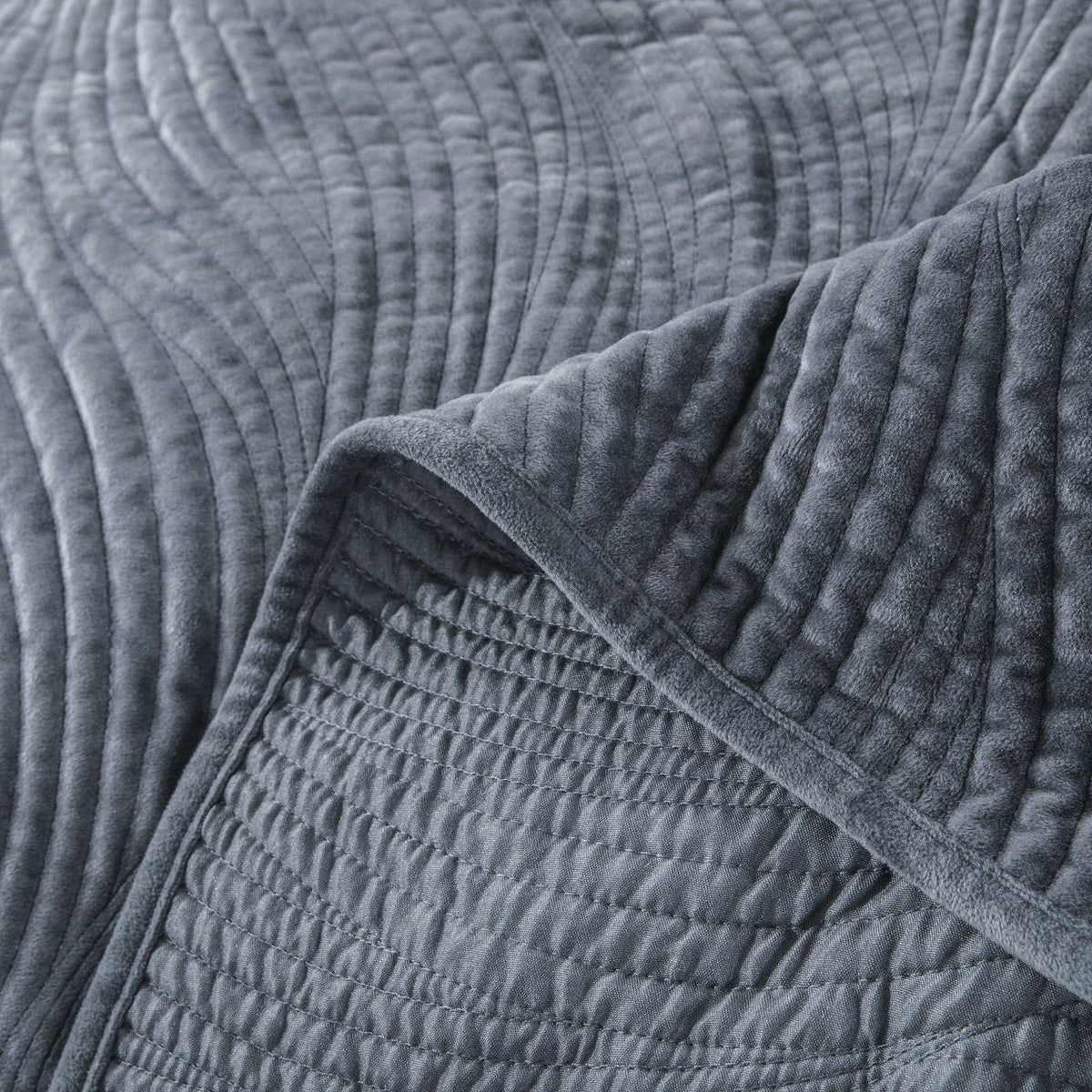 Tache Plush Dreams Steel Navy Blue Waves Velvet Quilt Set (JHW-852BL)
