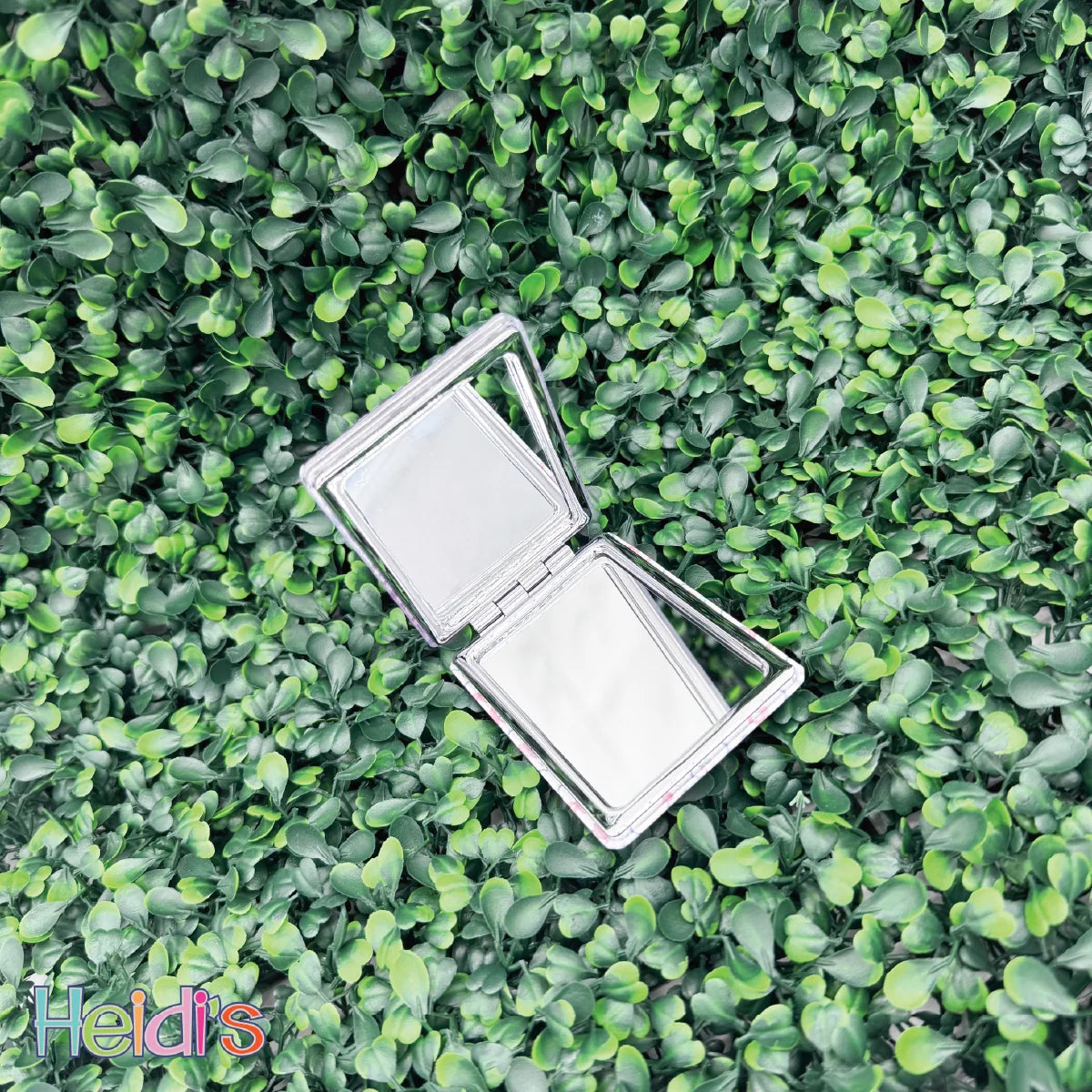 Simply Southern® Magnifying Compact Mirror: Cherry