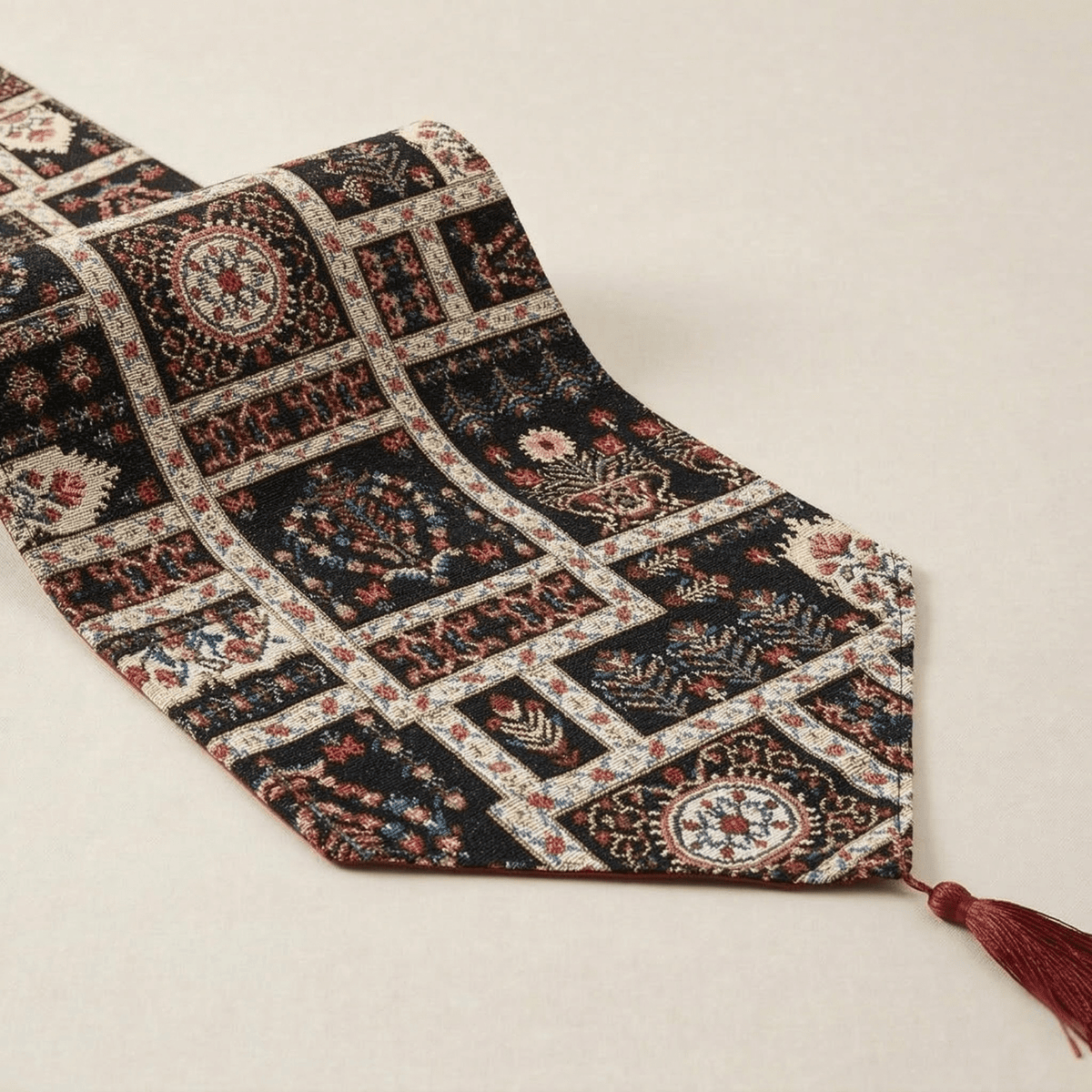 DaDalogy Bedding Elegant Woven Mughal Floral Tapestry Table Runner, Dark Noir Botanical Vintage Fleur (18197)