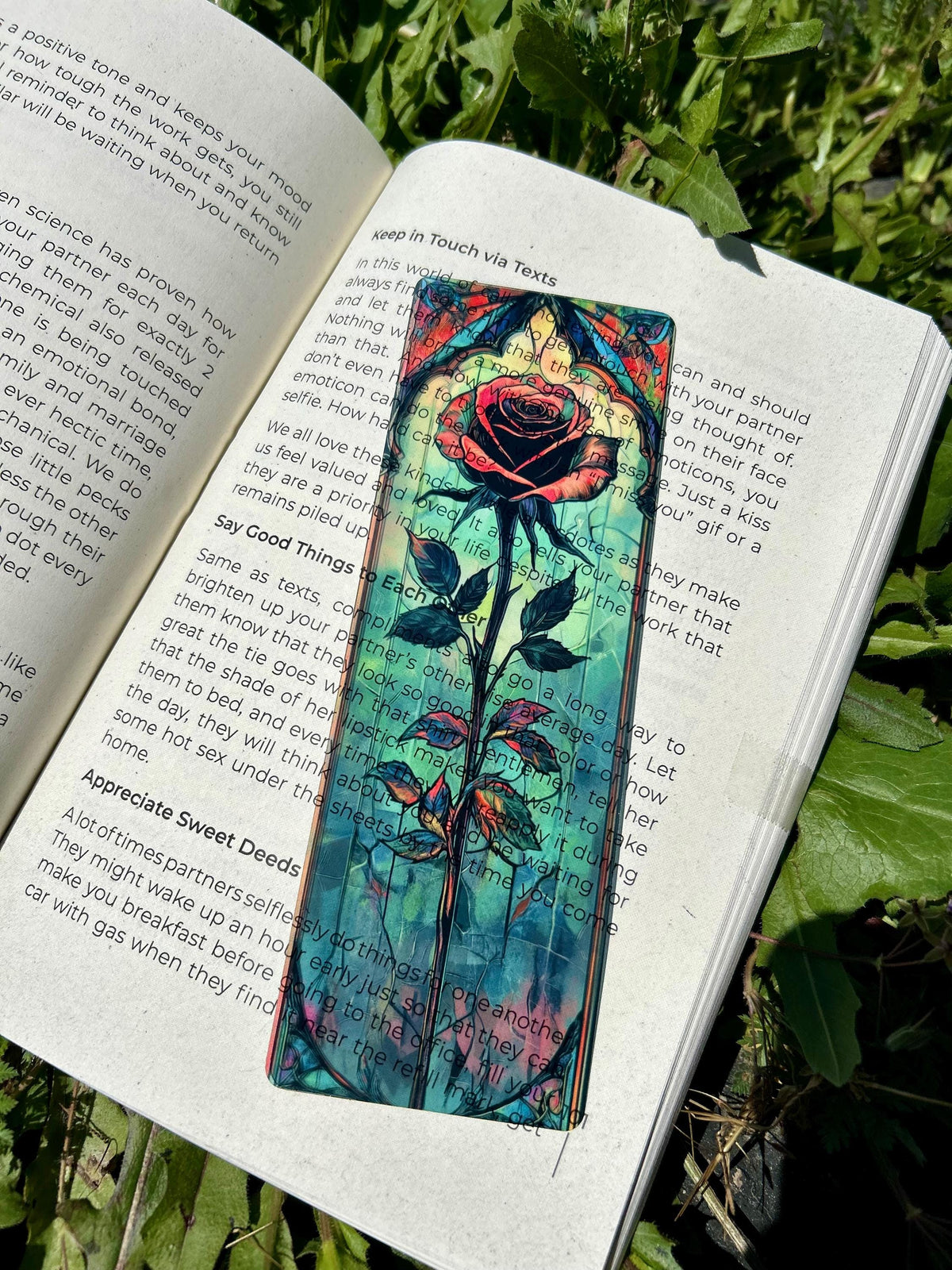 True Love Rose Bookmark – Romantic Floral Stained Glass, Elegant Rose Art, Perfect Gift for Those Who Appreciate Timeless Beauty
