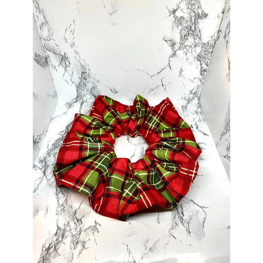 Red and Green Plaid Christmas Scrunch